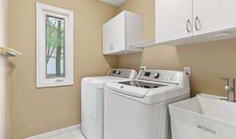 985 Goldenrod Trl, Aurora, OH 44202
