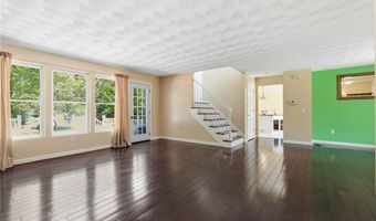 57 Hunters Crossing Dr, Coventry, RI 02816