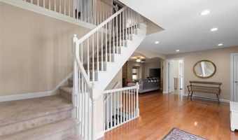 603 Rue Montand Dr, Ballwin, MO 63011