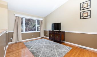 127 Curtiss St, Bristol, CT 06010