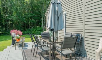 32 Pleasant Hill Rd, Falmouth, ME 04105