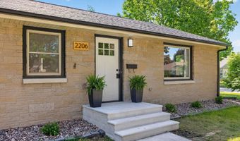 2206 N MCDONALD St, Appleton, WI 54911