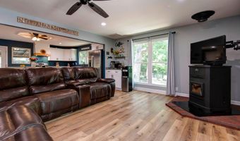 9641 State Highway 39, Aurora, MO 65605