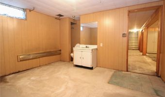 66 S Beverly Ave, Austintown, OH 44515