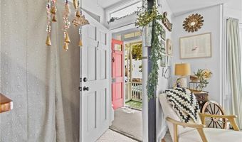 28 Young St, Newport, RI 02840