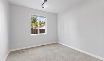 12800 JOYS Dr, Oregon City, OR 97045