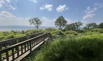 28 Northshore Dr, Burlington, VT 05408
