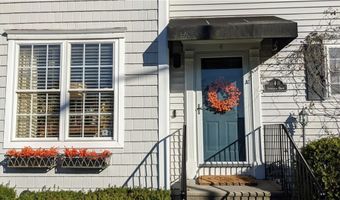 4 Spinnaker Dr, East Providence, RI 02915