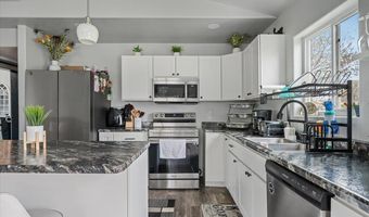 1430 Dacar St, Belle Fourche, SD 57717