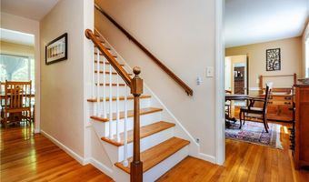 65 Walnut Dr, East Greenwich, RI 02818