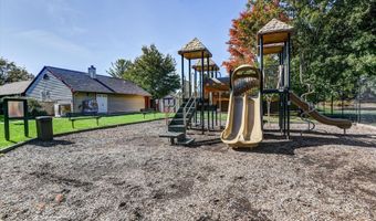 141 Eastwick Ct, Aberdeen, NJ 07747