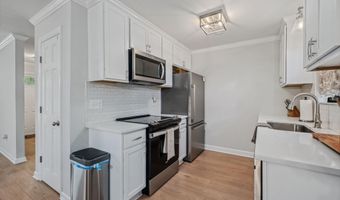 100 HUMMINGBIRD Cir, Alabaster, AL 35007