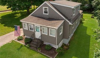 37 Reservoir Rd, Middletown, RI 02842