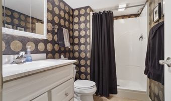 255 Bonnie Ln, Aurora, OH 44202
