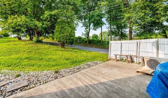 8255 MERTZTOWN Rd, Alburtis, PA 18011