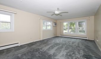 831 S Mitchell Ave, Arlington Heights, IL 60005