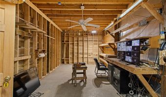 185 Dutch Glory Rd, Amity, PA 15311
