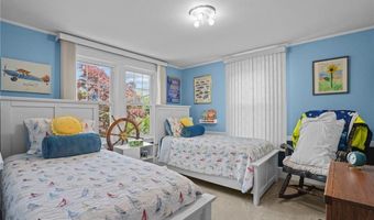 112 County Rd, Barrington, RI 02806