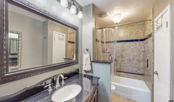 10203 Crestview Dr, Tyler, TX 75707