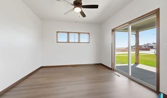 2417 E Brek St, Brandon, SD 57005