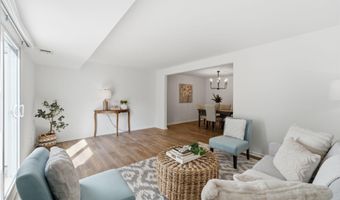 5603 INDEPENDENCE Cir, Alexandria, VA 22312