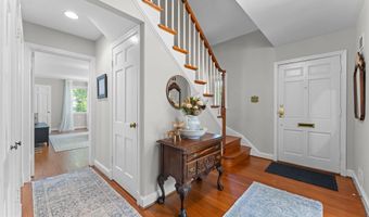 5121 BALTAN Rd, Bethesda, MD 20816
