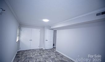 6212 Snowcrest Ct, Charlotte, NC 28212