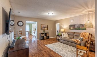 8140 Maple Stream Ln, Indianapolis, IN 46217