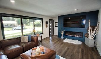 2217 N GILLETT St, Appleton, WI 54914
