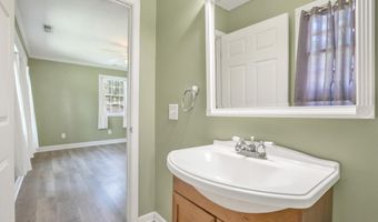 157 Flat Rock Ln, Aberdeen, NC 28315