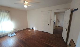 121 N 10th St, Atchison, KS 66002