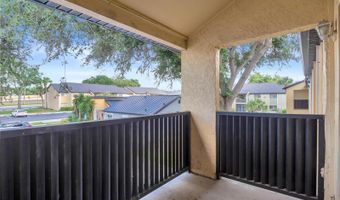 916 LAKE DESTINY Rd E, Altamonte Springs, FL 32714