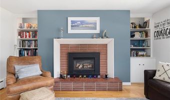 289 Oliphant Ln, Middletown, RI 02842