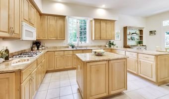 8011 SUMMER MILL Ct, Bethesda, MD 20817