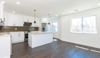 38 Melody Ln, Amityville, NY 11701