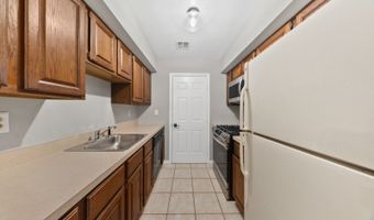 10 Stonyridge Dr, Bayonne, NJ 07035