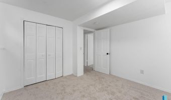 409 S 8th Ave, Brandon, SD 57005