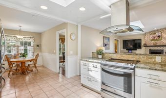 3 Linda Dr, Danbury, CT 06811