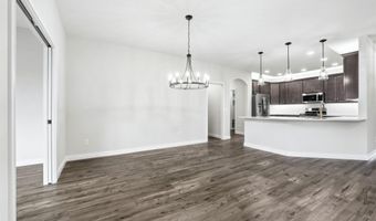 2213 Golfview Dr, Auburn, IN 46706