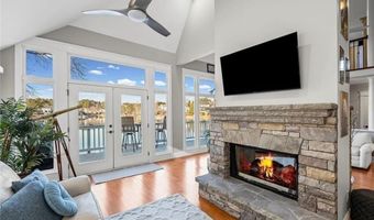 6425 Spinnaker Ln, Alpharetta, GA 30005