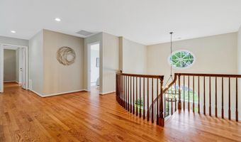 9908 KENTSDALE Dr, Potomac, MD 20854
