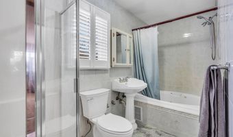 7 Glenwood Dr, Bayville, NJ 08721