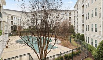 2465 ARMY NAVY Dr 1-203, Arlington, VA 22206