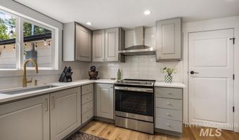 210 Marvin St, Caldwell, ID 83605