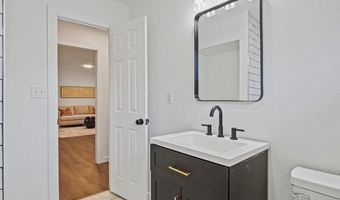 223 N 16th St, Chickasha, OK 73018