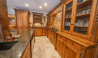 48 Old Searsport Ave, Belfast, ME 04915