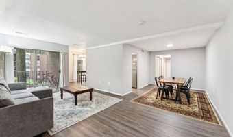 3376 WOODBURN Rd 23, Annandale, VA 22003