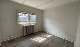 16 Mann Ave 2, Newport, RI 02840