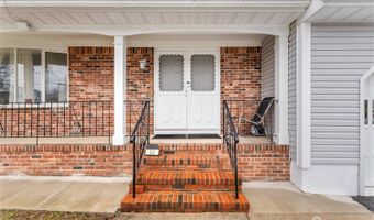 52 Westside Ave, Avenel, NJ 07001