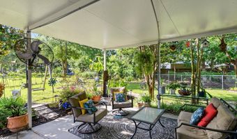 210 Henley Pl, Bay St. Louis, MS 39520